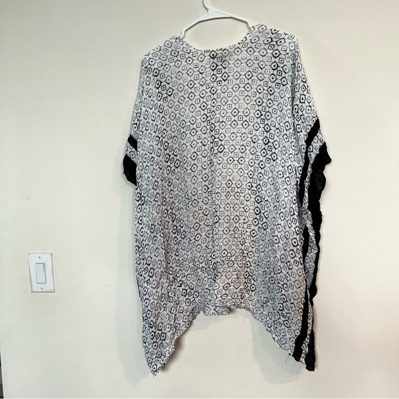 Mario Serrani Ladies' B+W Fashion Wrap One Size - Picture 8 of 10